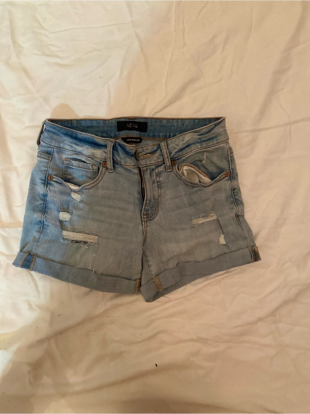 Aero low rise Light Wash Distressed Denim Shorts